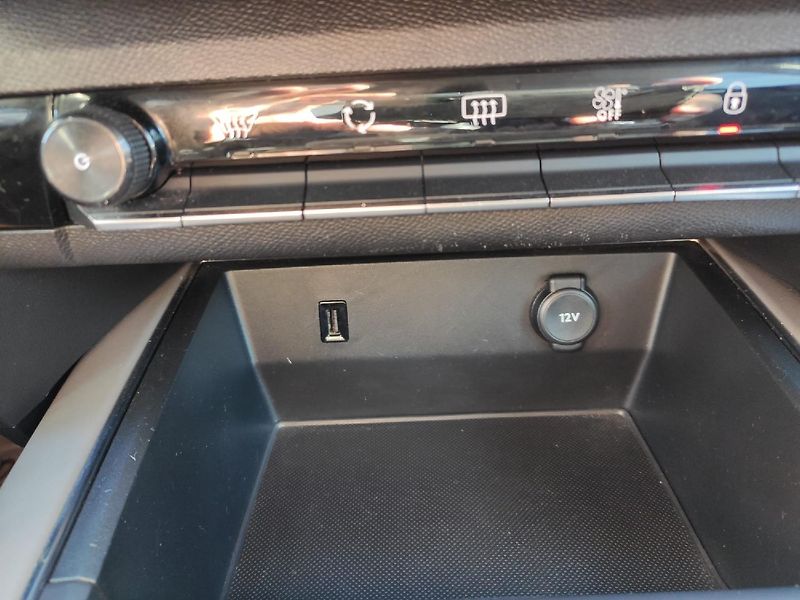 Citroën C5 Aircross (2019) SHINE 1.5 HDI 130k MAN6 TZ - fotka 26 z 32