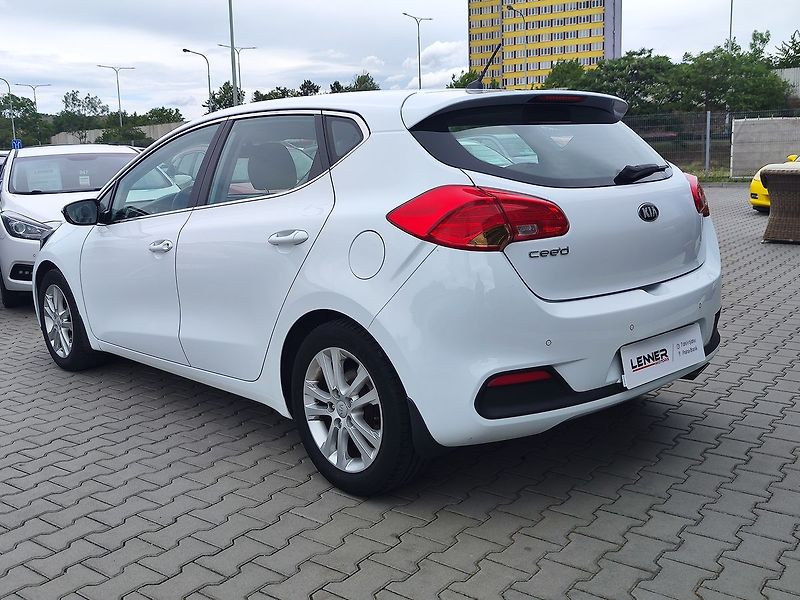 Kia Ceed 1.4 CVVT/73kW servisováno - fotka 7 z 28