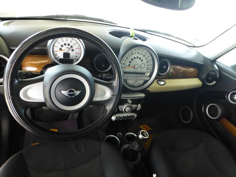 Mini One (2009) 1,4i-70KW*KLIMA*ALUKOLA* - fotka 13 z 20