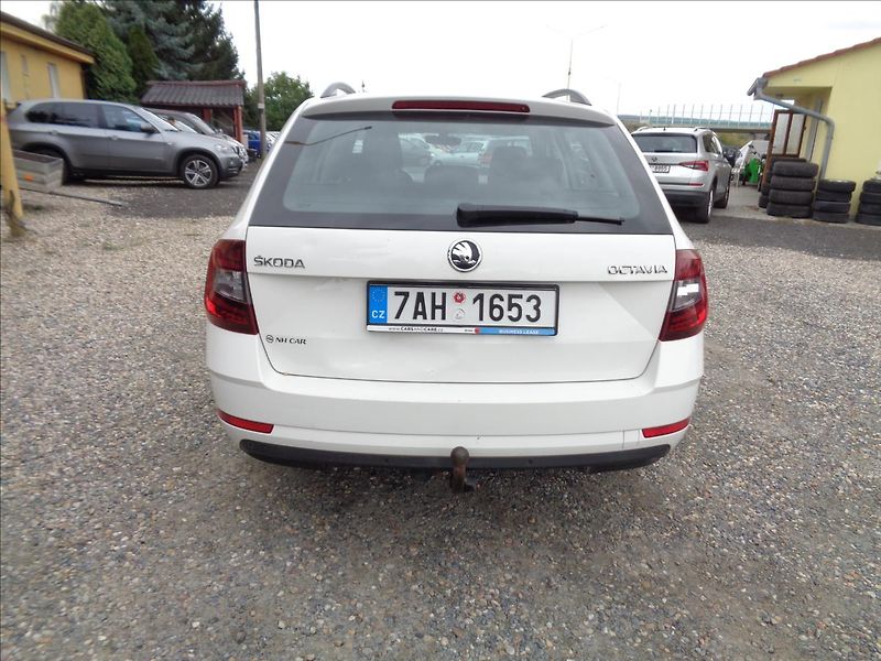 Škoda Octavia 2,0 - fotka 6 z 17