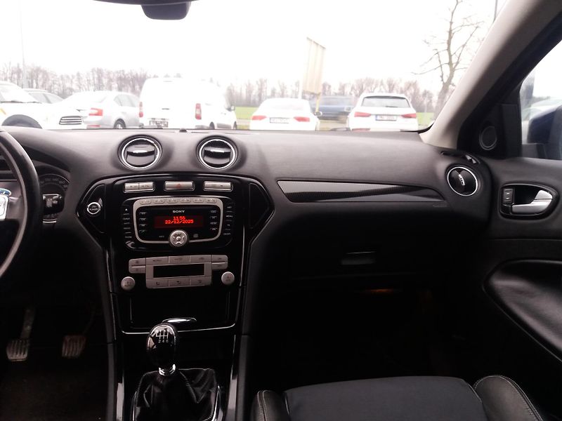 Ford Mondeo 2.0TDCi,103kW,KŮŽE,SERV.KNÍŽKA - fotka 9 z 18