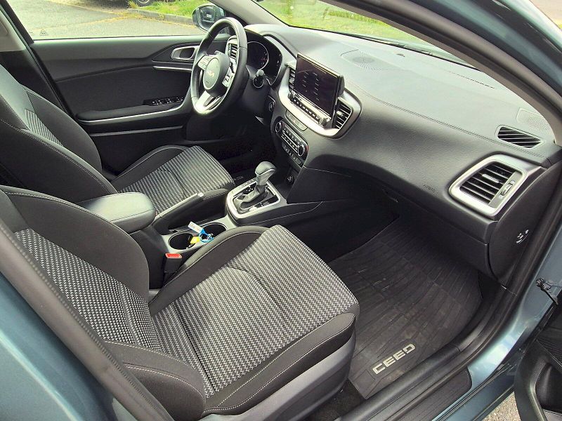 Kia Ceed (2025) SW TOP+Busines 1.5TGD-i 103kW - fotka 18 z 33