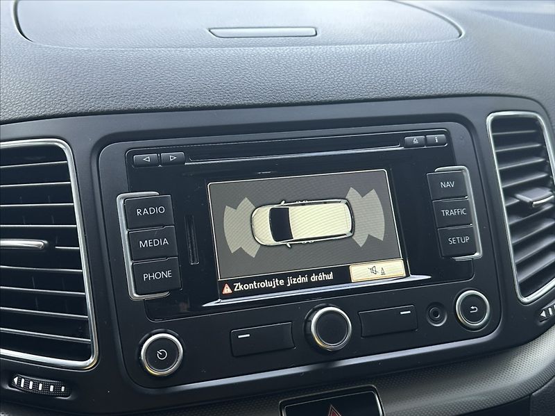 Volkswagen Sharan 2,0 TDI 140PS  Comfortline DSG - fotka 34 z 48