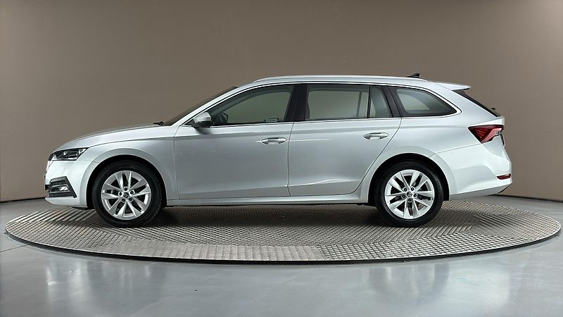 Škoda Octavia 2.0 TDI DSG Style Combi - fotka 4 z 25