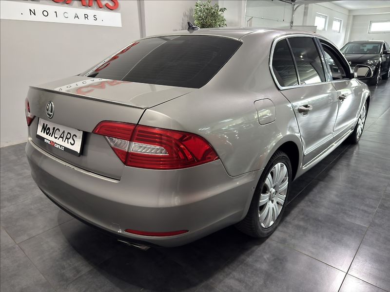 Škoda Superb 3,6   V6 260HP LAURIN WEBASTO - fotka 5 z 37