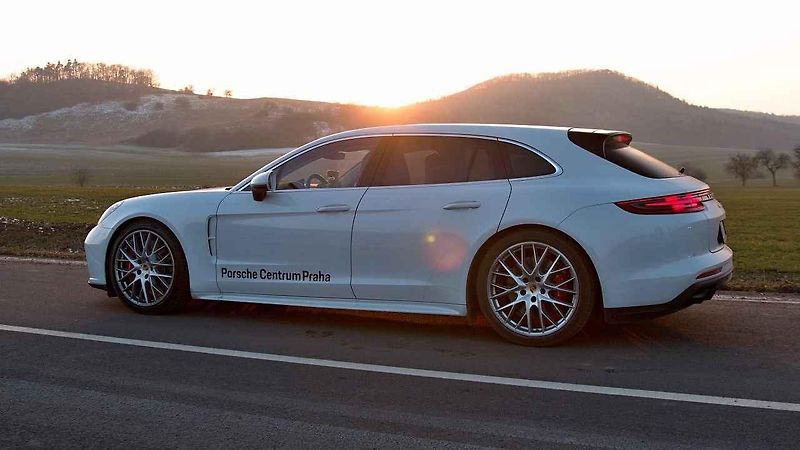 Porsche Panamera Turbo Sport Turismo.