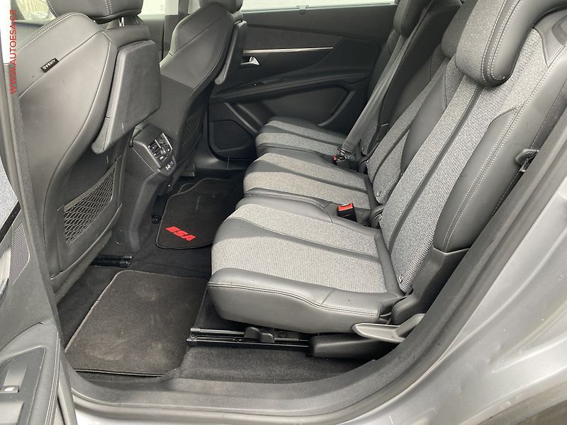 Peugeot 5008 (2018) 1.2PT, Allure, AT, LED - fotka 10 z 19