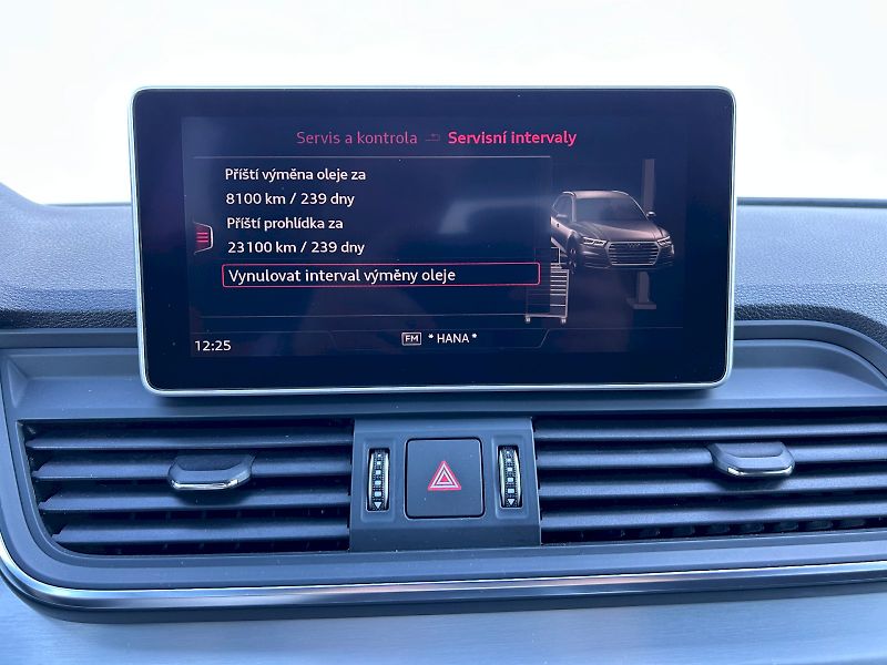 Audi Q5 (2019) 3.0 TDI 210kW Quattro S-LINE - fotka 20 z 35