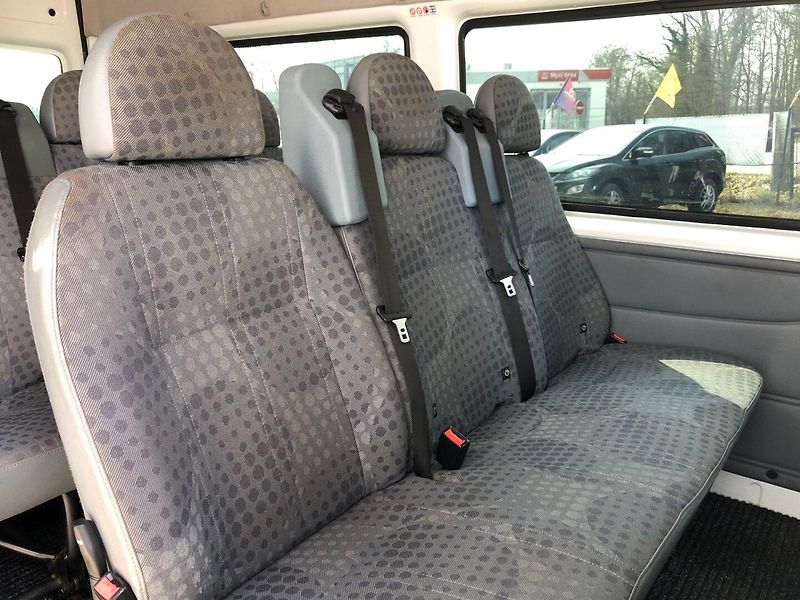 Ford Transit Courier (2013) 2.2 TDCi 9 Míst - fotka 11 z 24