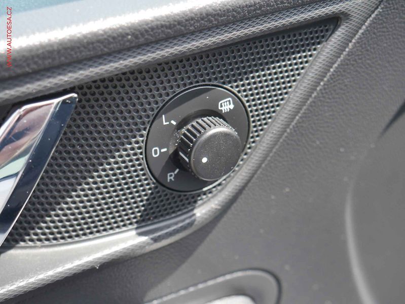 Škoda Rapid (2014) 1.6 TDi, ČR, AC - fotka 13 z 18