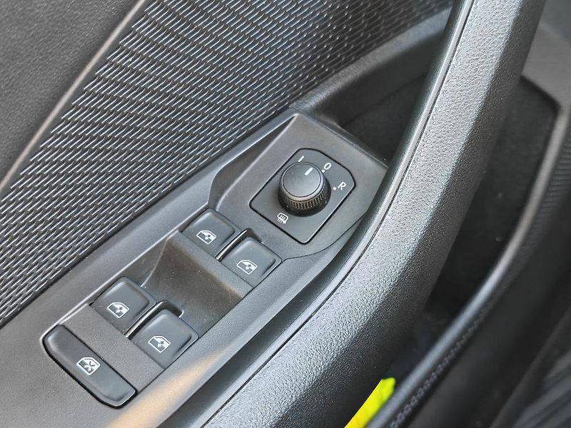 Škoda Octavia Ambition 6MP 2,0TDI - fotka 18 z 21