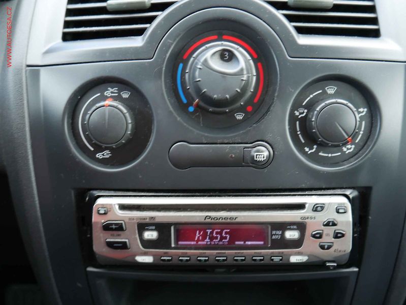 Renault Mégane (2006) 1.4i, ČR - fotka 14 z 16