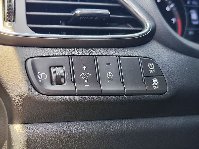 Hyundai i30 1.5 T-GDI/118kW Comfort - fotka 27 z 32
