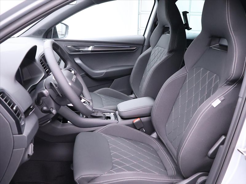 Škoda Karoq 2,0 TDI Sportline 4x4 DSG 1.ma - fotka 13 z 47