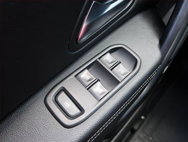 Dacia Duster (2018) Prestige 1.5 Blue dCi, Navi - fotka 17 z 22