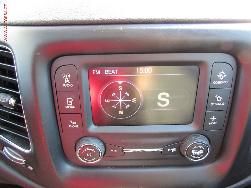 Jeep Compass (2018) 1.4T, ČR, Longitude - fotka 13 z 20