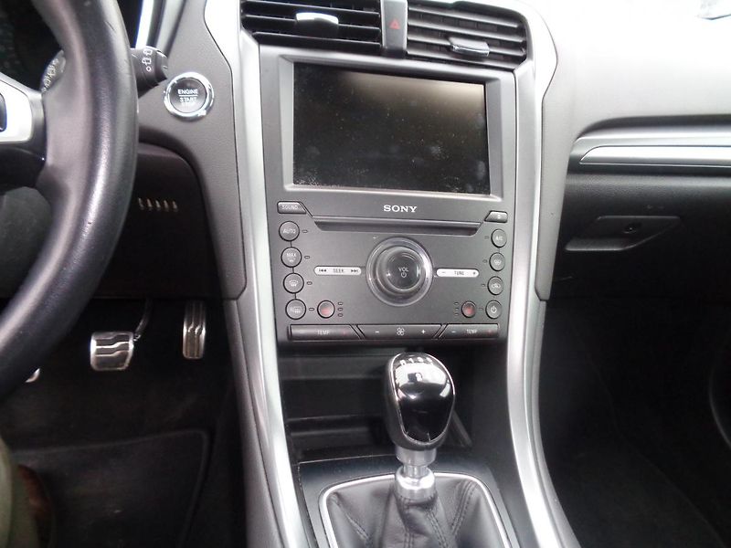 Ford Mondeo 2,0 - fotka 10 z 16