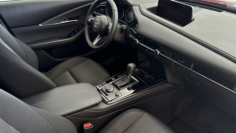 Mazda CX-30 (2026) 2.5 G140 Centre-line AT - fotka 17 z 24