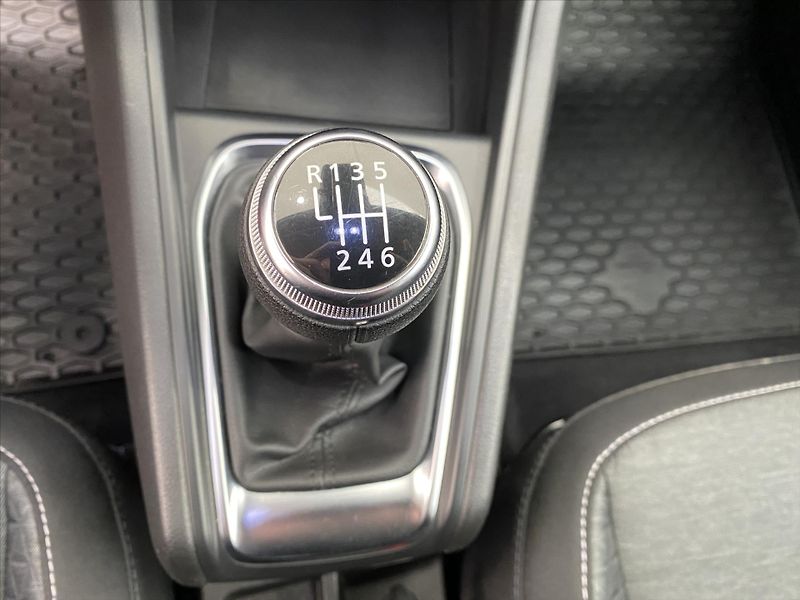 Renault Captur 1,0 TCe 67kW 1. maj. ČR - fotka 24 z 29