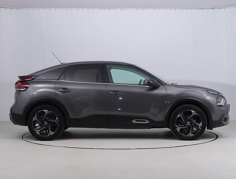 Citroën C4 (2021) 1.2 PureTech, ČR,1.maj - fotka 6 z 18