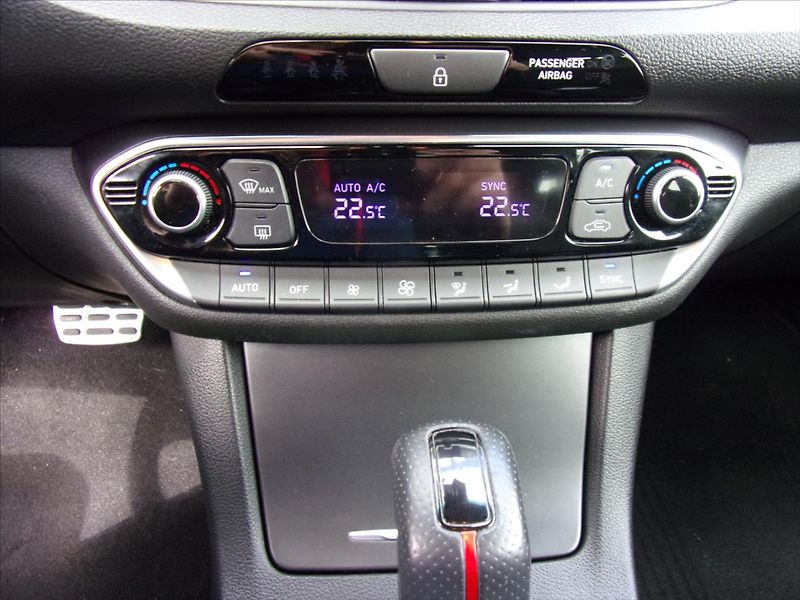 Hyundai i30 1,6 CRDI MHEV N Line Premium A - fotka 20 z 30