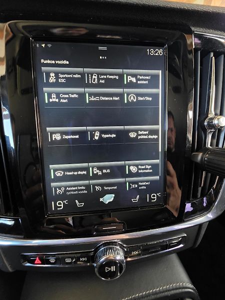 Volvo V90 (2017) D5 ADW 4x4  - fotka 9 z 11
