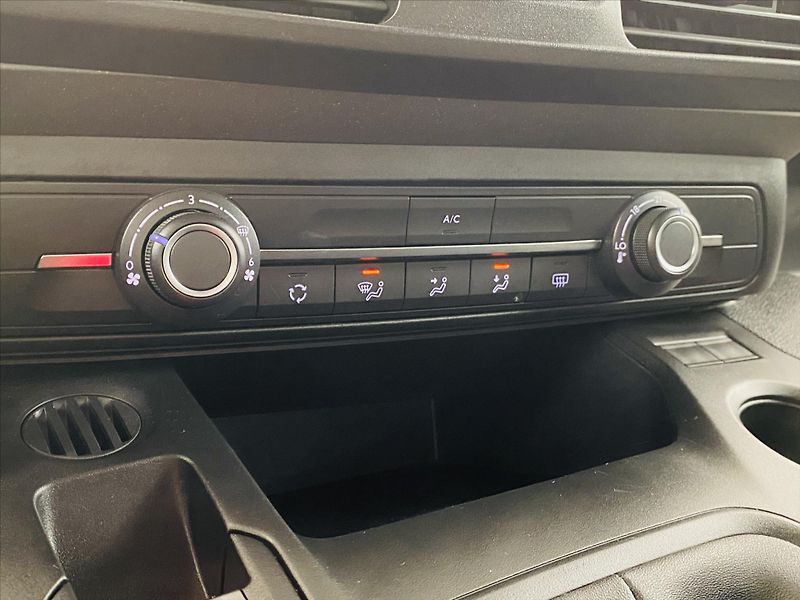 Citroën Berlingo 1,5 HDI 75 kW 1. maj. ČR - fotka 20 z 26