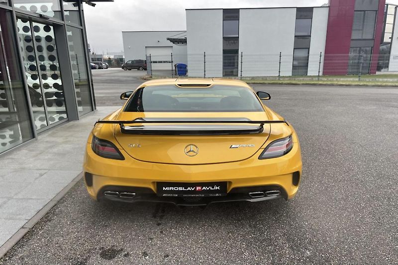 Mercedes-Benz SLS AMG BLACK SERIES - fotka 18 z 20