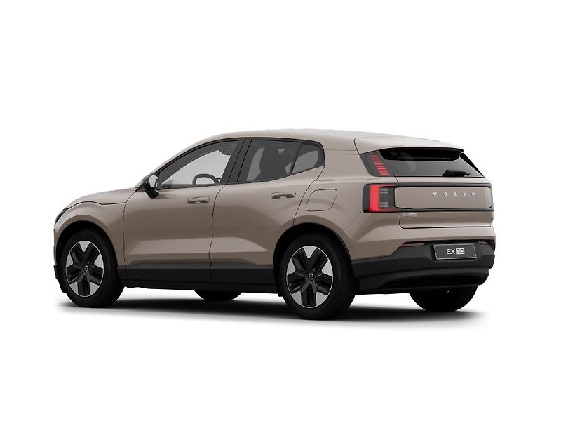 Volvo EX30 Plus P5 Long range 200kW - fotka 4 z 13