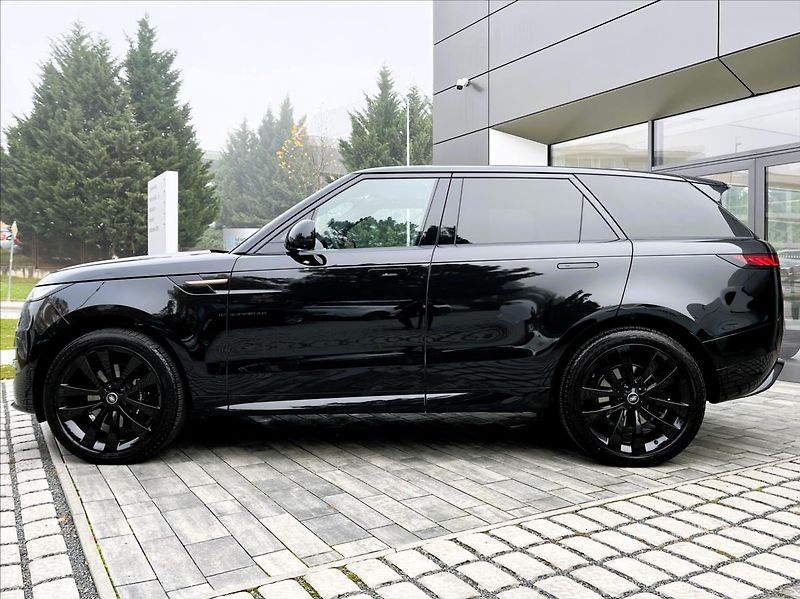 Land Rover Range Rover Sport (2026) 3,0 D300 DYNAMIC HSE / STORMER - fotka 2 z 37