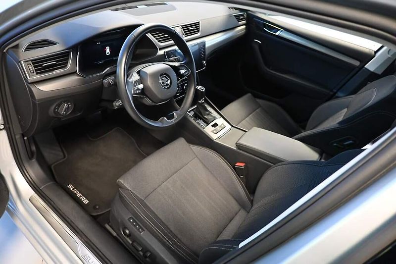Škoda Superb (2024) 2.0 STYLE DSG LED Matrix ACC V - fotka 11 z 33