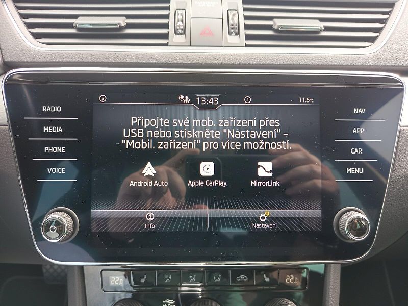 Škoda Superb (2022) 2.0TDI 110kW DSG COMFORT PLUS - fotka 24 z 35