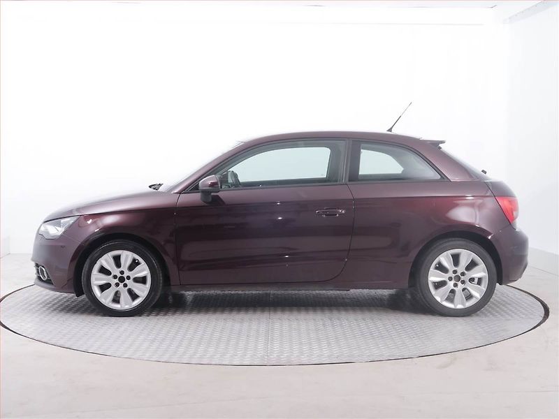 Audi A1 (2011) 1.6 TDI, Serv.kniha, Tempomat - fotka 3 z 17