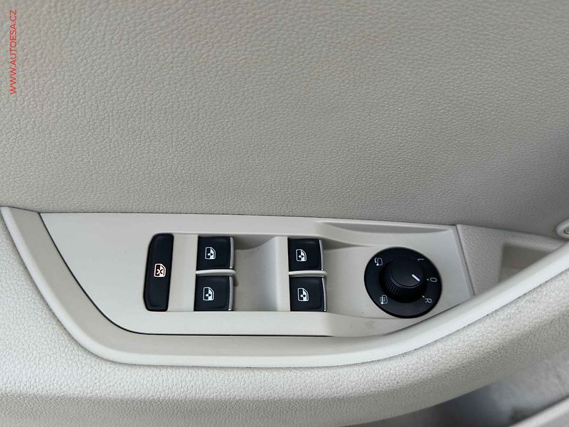Škoda Superb (2016) 2.0TSi 4x4, ČR, DSG, bixen - fotka 11 z 26