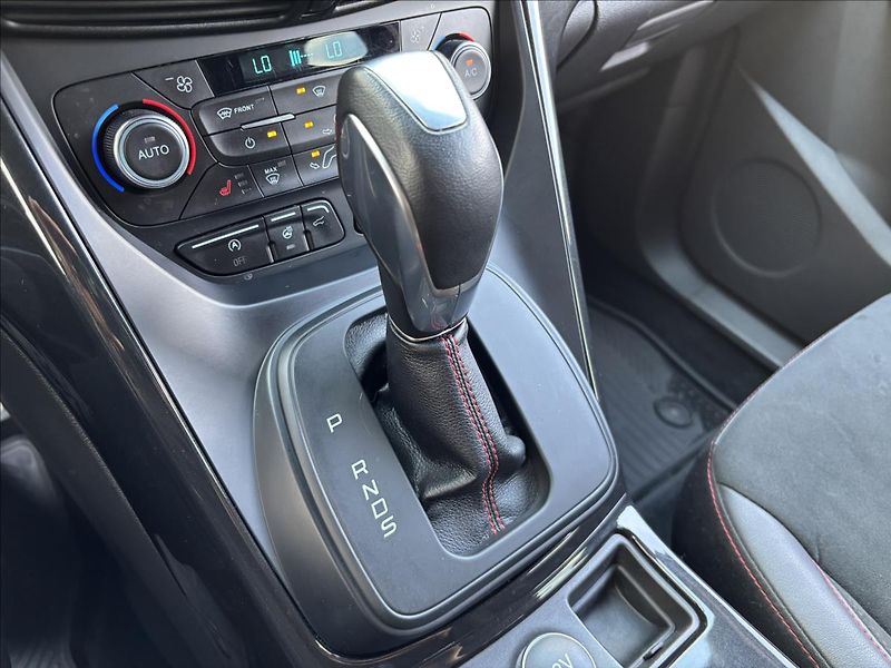 Ford Kuga 2,0 EcoBoost 170 kW ST-Line - fotka 38 z 44