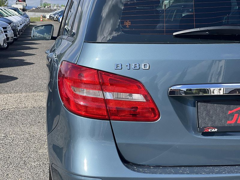 Mercedes-Benz Třídy B B180 1.6i 90kw KAMERA NAVI ALU - fotka 47 z 50