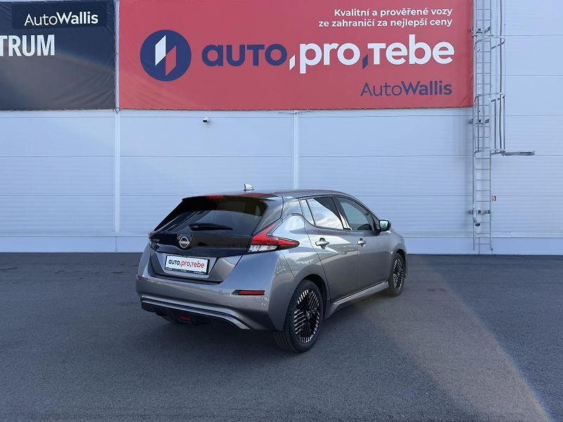 Nissan Leaf 110kW Tepelko 15'000km 1.Maj - fotka 4 z 29