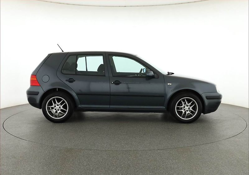 Volkswagen Golf (2000) 1.4 16V, Klima, jezdí výborně - fotka 6 z 11
