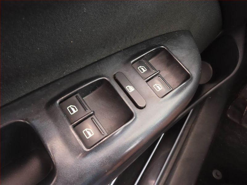 Škoda Octavia (2009) Ambiente Plus 1.9 TDI - fotka 15 z 17