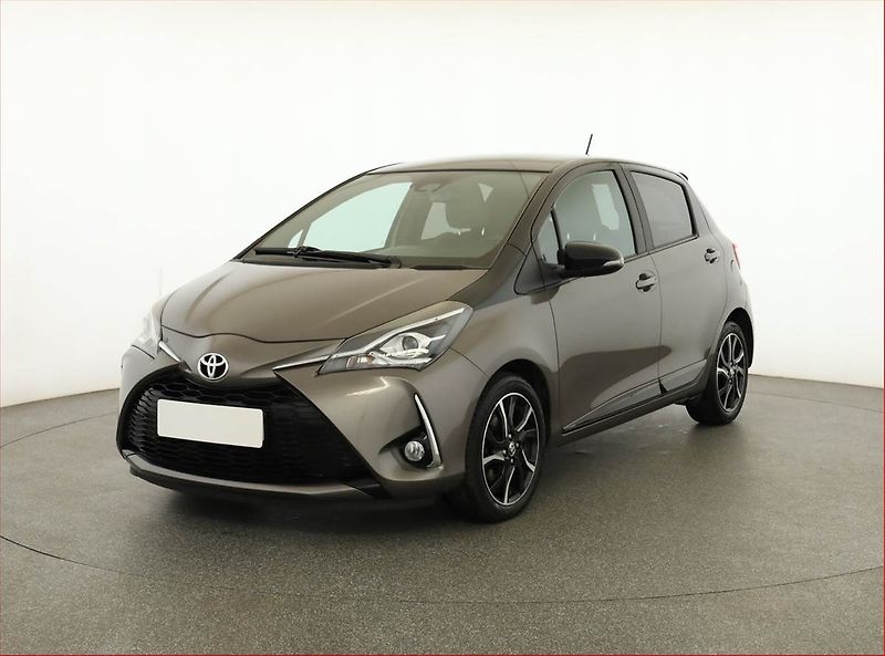 Toyota Yaris (2017) 1.5 Dual VVT-i, Automat, ČR - fotka 2 z 19