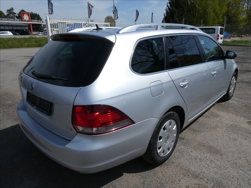 Volkswagen Golf 1,4 TSi 90kW STYLE - fotka 9 z 43