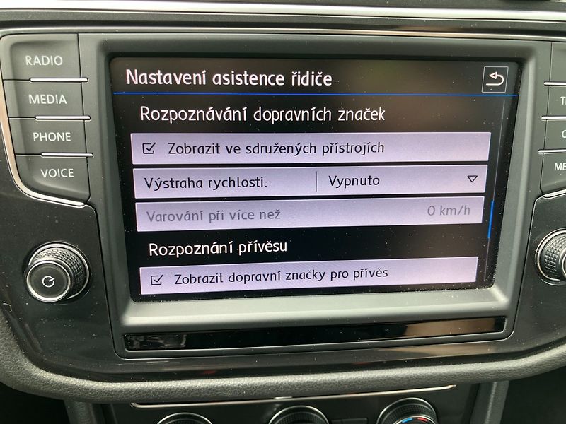 Volkswagen Tiguan (2017) 2.0TDI 176kW DSG 4X4 HIGHLINE - fotka 29 z 34