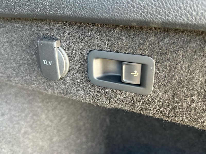 Volkswagen Passat 2,0 TDI / 147 kW 4Mot. R-line - fotka 17 z 26