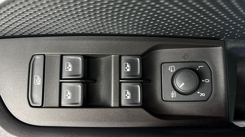 Škoda Octavia 2.0 TSI DSG RS - fotka 22 z 27