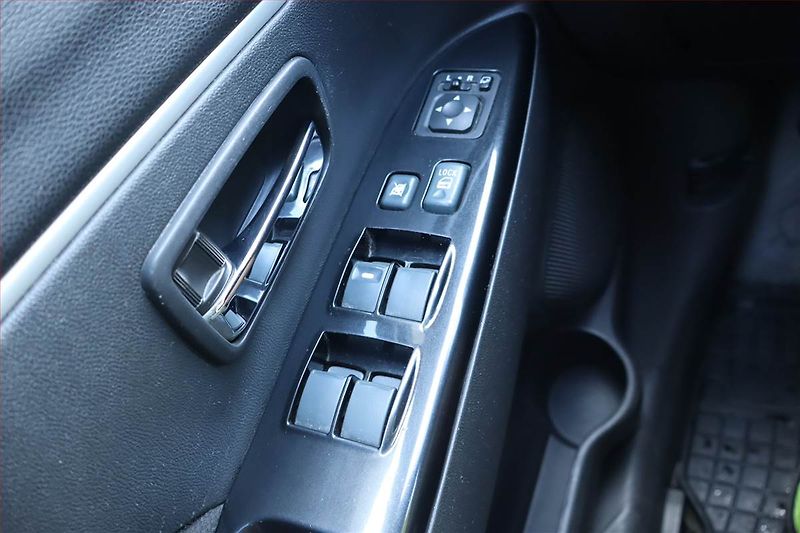 Peugeot 4008 (2013) 1.8 HDI, 4X4, Serv.kniha - fotka 17 z 25