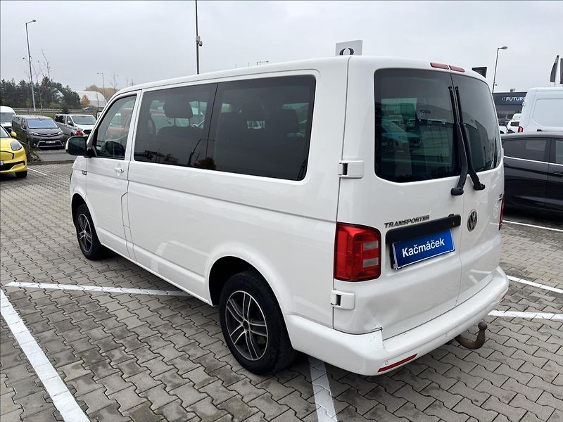 Volkswagen Transporter 2,0 TDi 110 kW - fotka 3 z 26