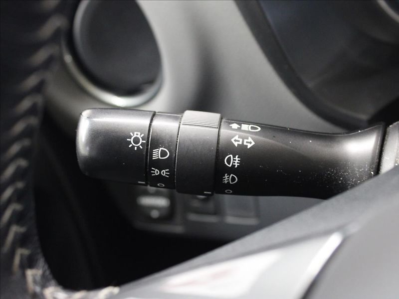 Toyota Yaris 1,5 i Hybrid Comfort At. - fotka 20 z 31