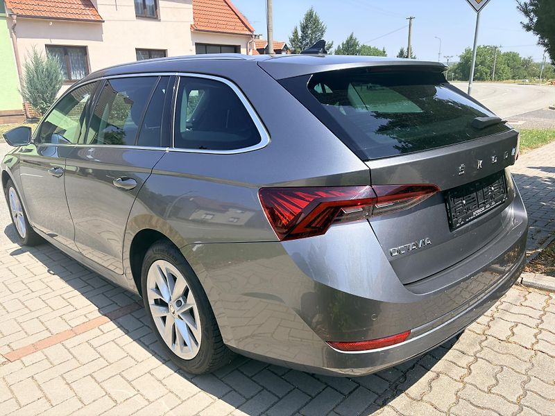 Škoda Octavia 2.0TDI STYLE VIRTUAL REZERVACE - fotka 3 z 53