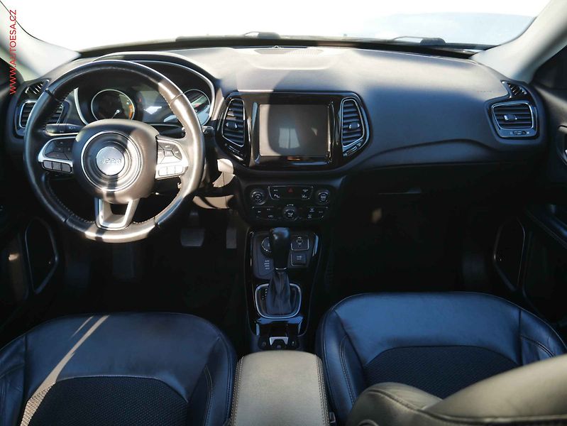 Jeep Compass (2017) 2.0 MJT 4x4, AT, navi, park - fotka 8 z 15