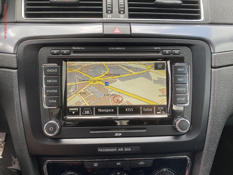 Škoda Superb (2010) 2.0 TDi, Klima - fotka 14 z 15